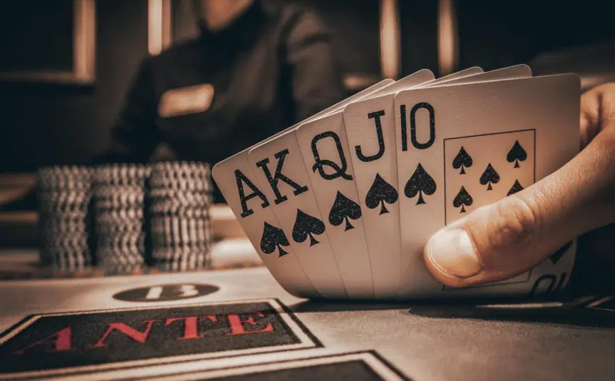 Interesting things about the Poker online